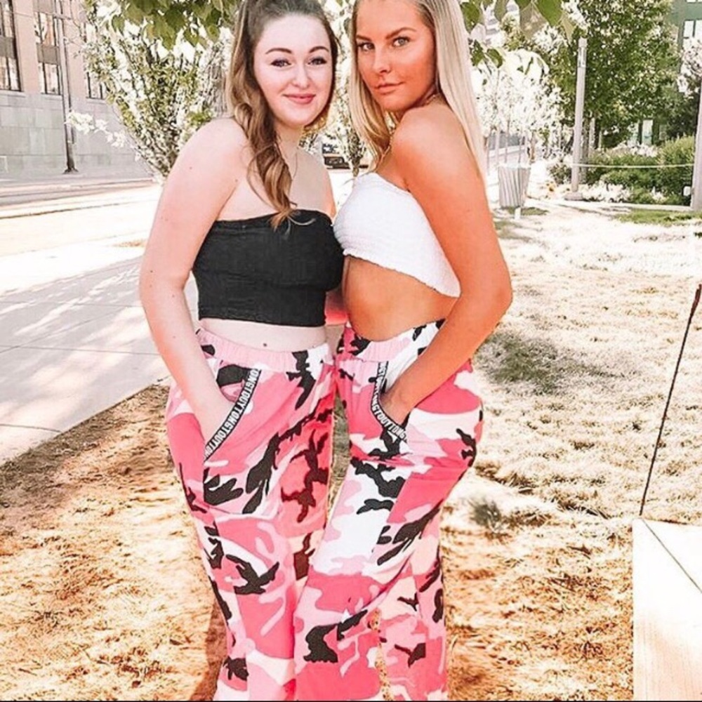 PINK CAMO PANTS!!!!